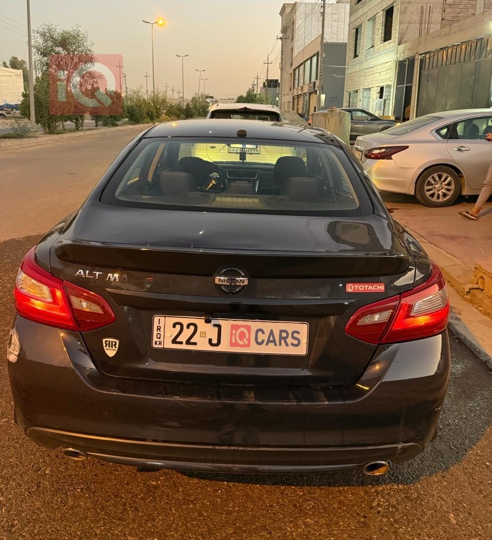 نيسان ألتيما